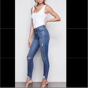 ⭐️🆕WOT GOOD AMERICAN GOOD WAIST JEANS⭐️🆕